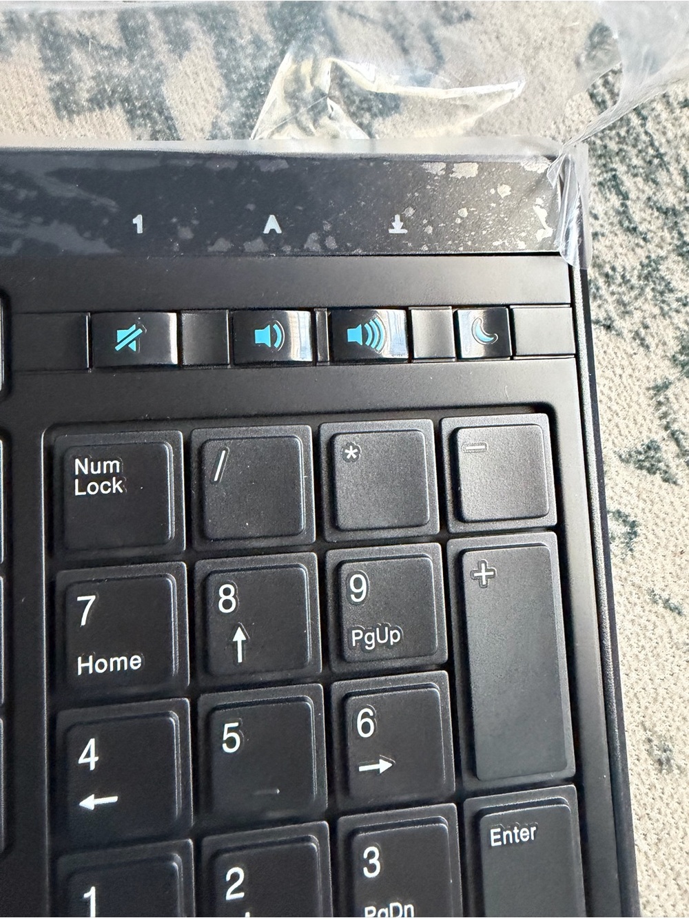 Kensington Slim Type Wired Keyboard (model K72357USA) designed for Windows. - Picture 9 of 13
